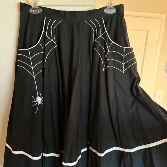 Hell Bunny black embroidered spiderweb circle skirt - Picture 4 of 5